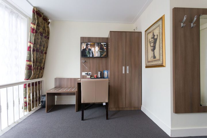 Room amenity