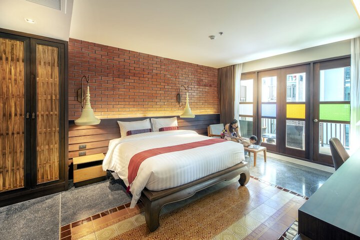 Room 50 of 83