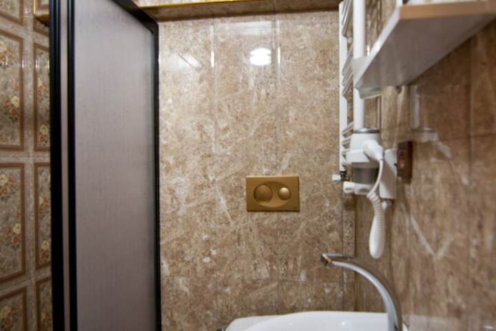 Room 20 of 28