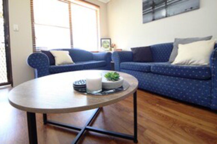 Room 4 of 12