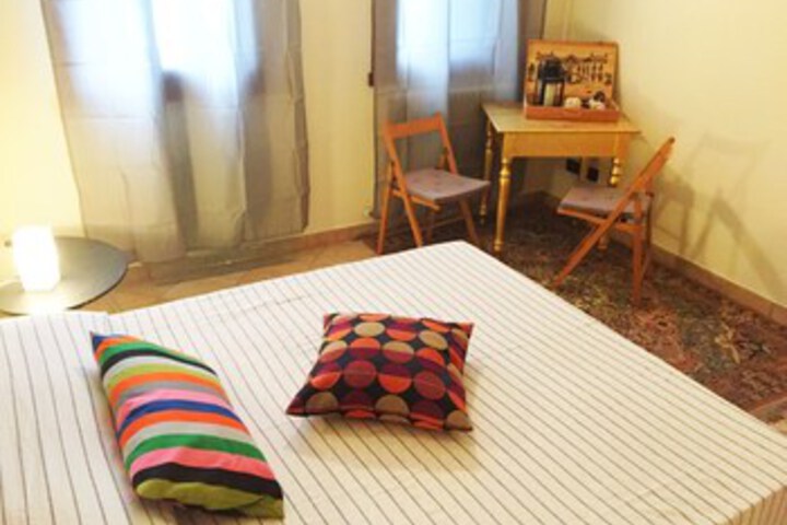 Room 8 of 18