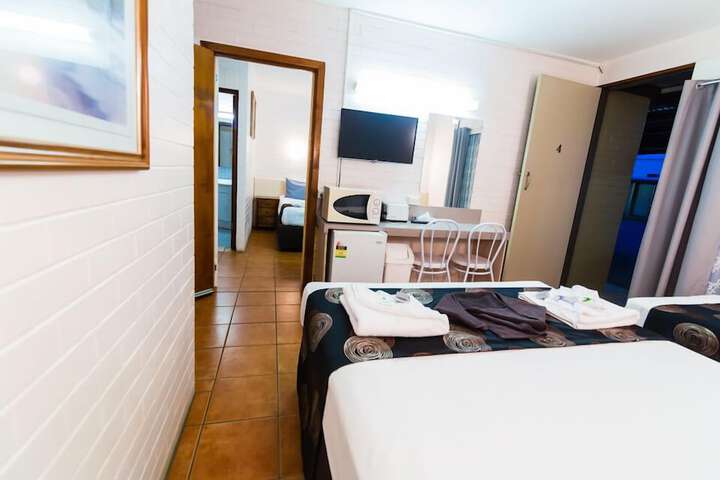 Room 21 of 74