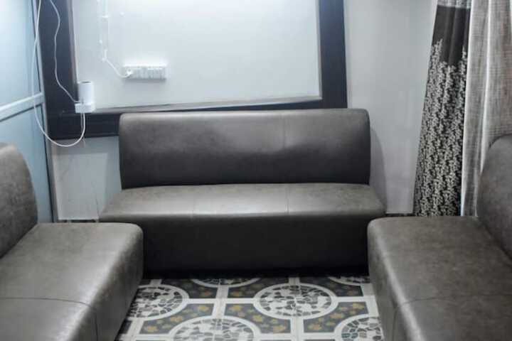 Room 9 of 29