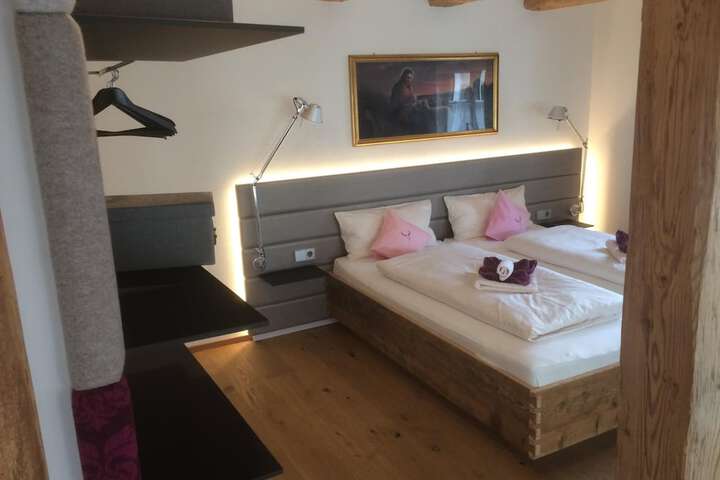 Room 13 of 63