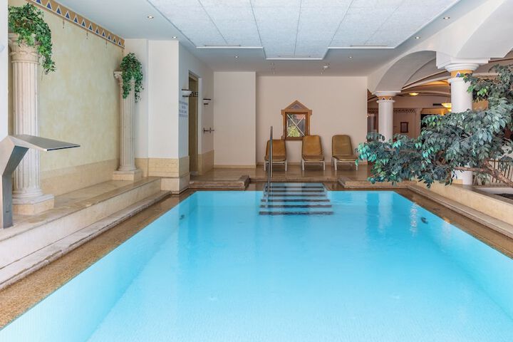 Pools & Facilities