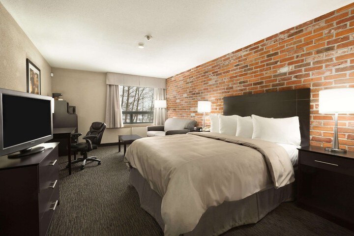 Room 15 of 28