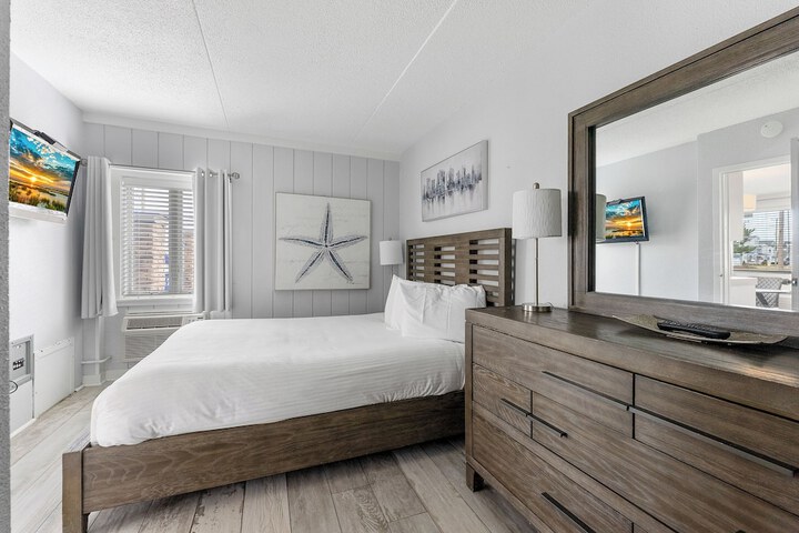 Room 35 of 145
