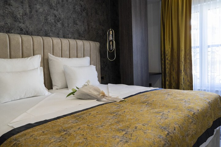 Room 42 of 70