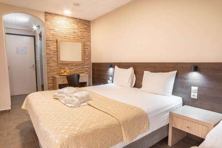 Room 44 of 120