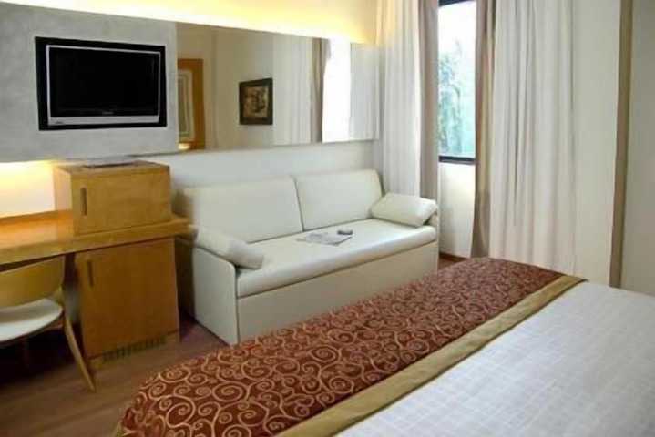 Room 35 of 73