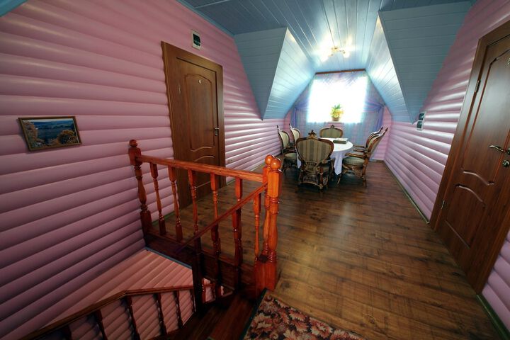 Room 32 of 42