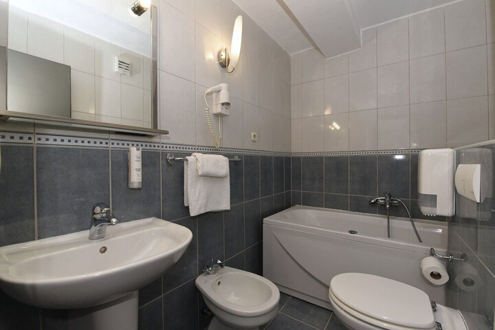Room 14 of 31