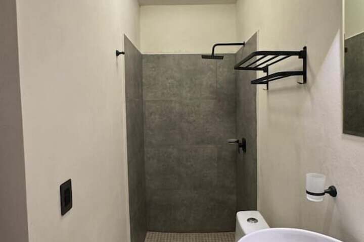 Room 6 of 12