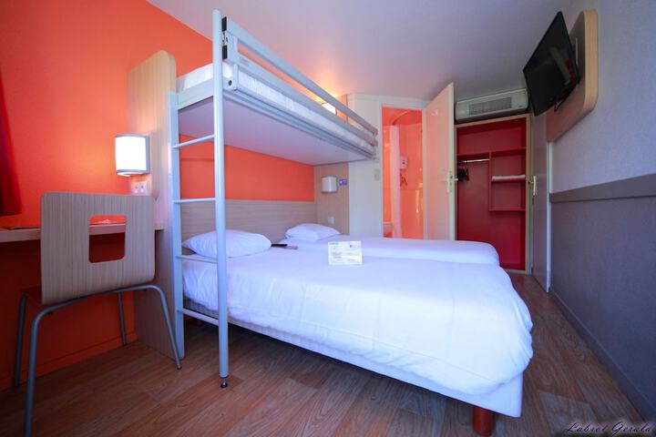 Room 4 of 24