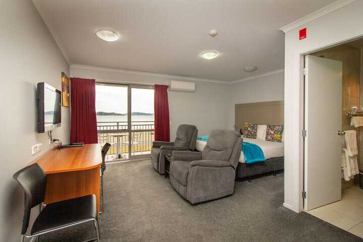 Room 13 of 41