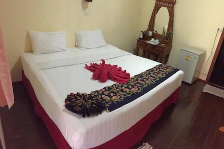 Room 21 of 102