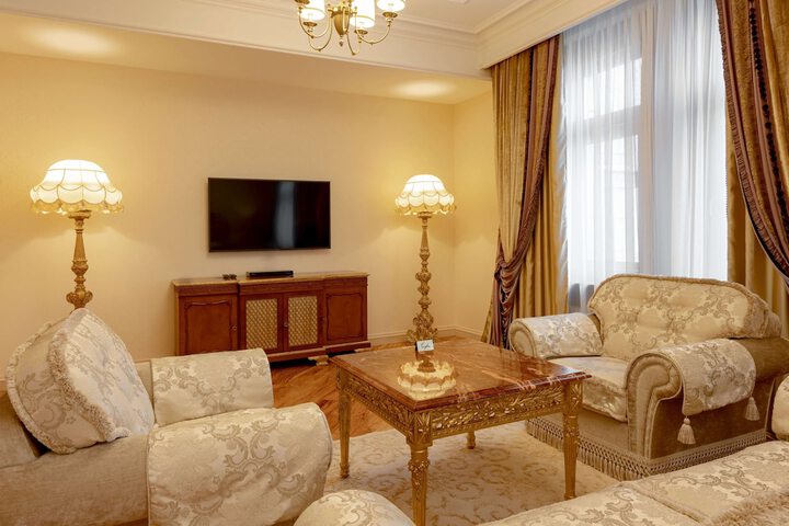 Room 96 of 339