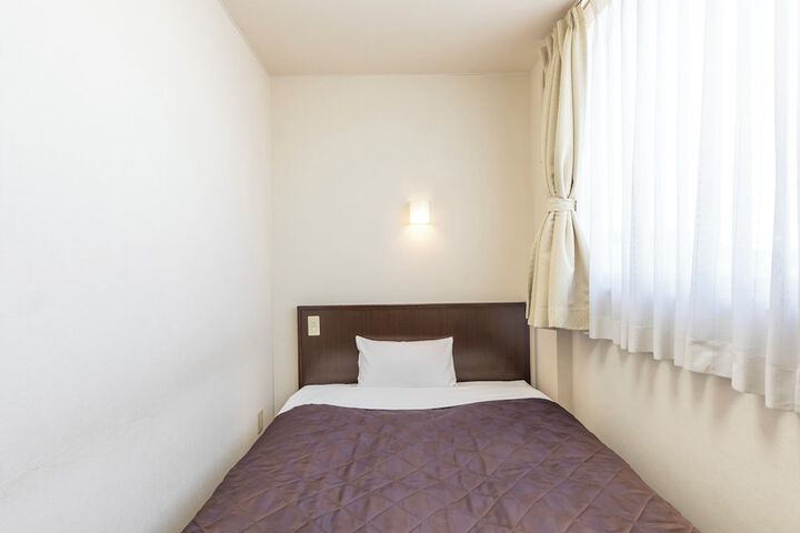 Room 32 of 77