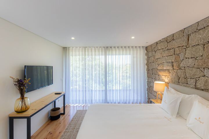 Room 25 of 148