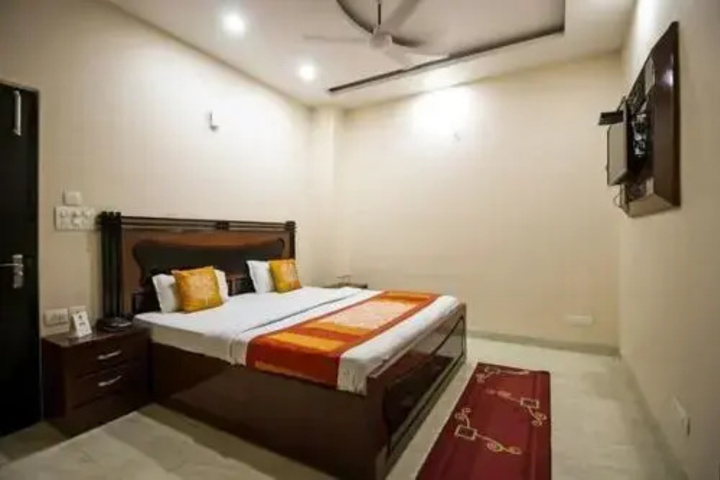 Room 2 of 16