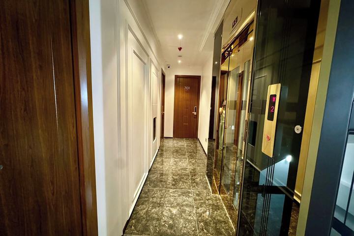 Room 36 of 165