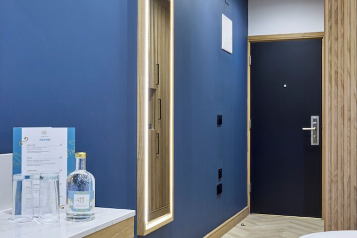 Room 20 of 62