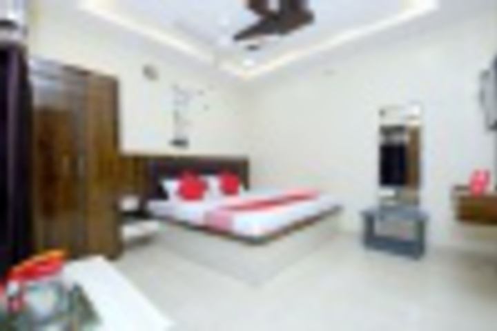 Room 363 of 407