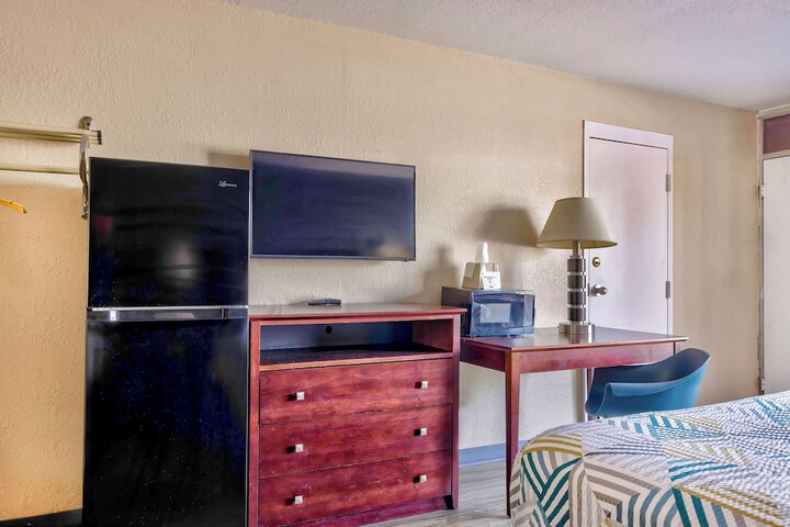 Room 16 of 31