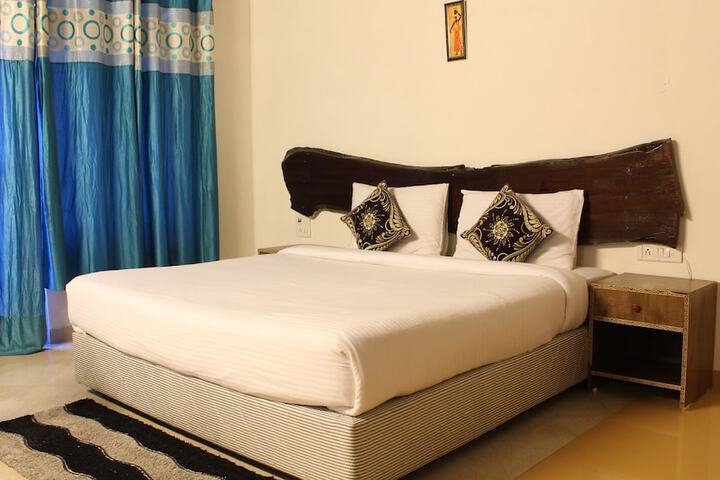 Room 16 of 96