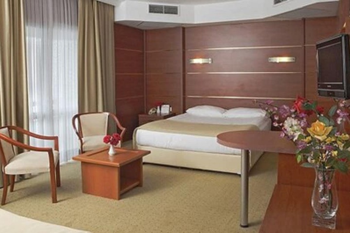 Room 7 of 31