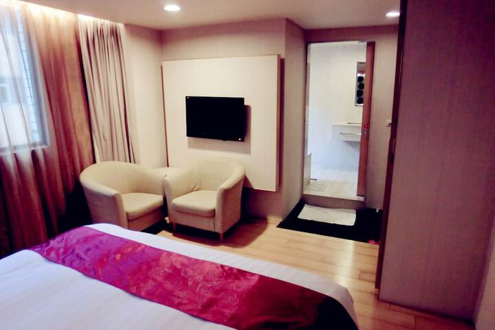 Room 27 of 67