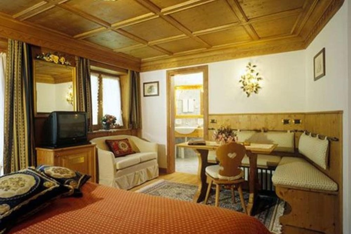 Room 8 of 60