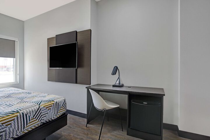 Room 25 of 33