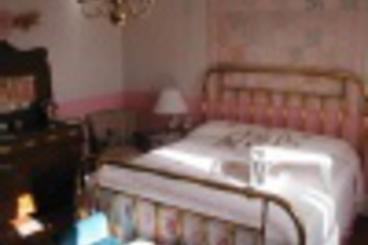 Room 40 of 240
