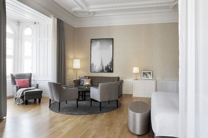 Room 42 of 63
