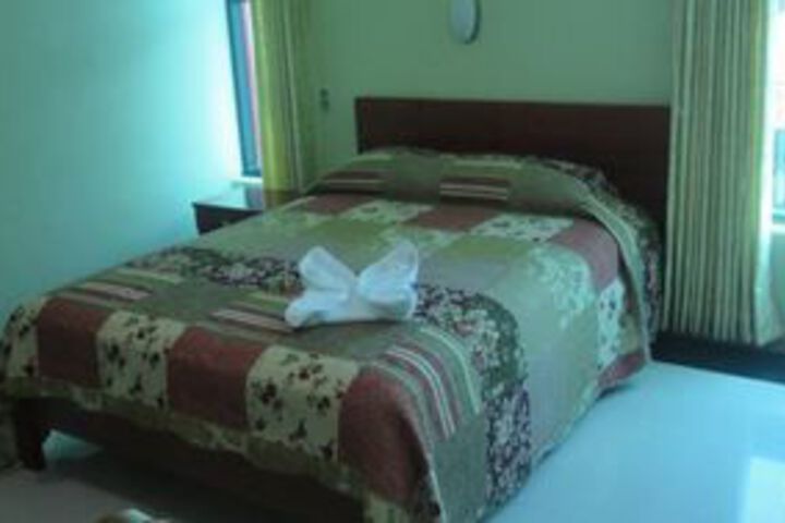 Room 11 of 24