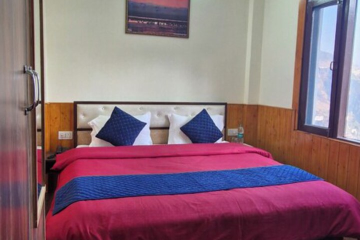 Room 6 of 26
