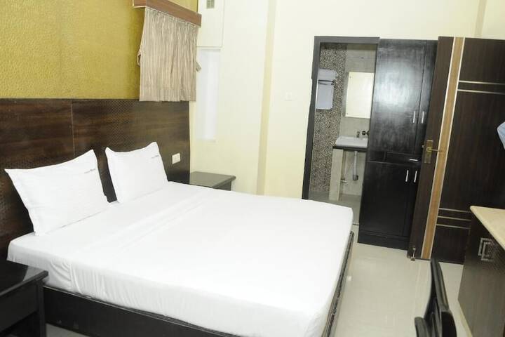 Room 30 of 58
