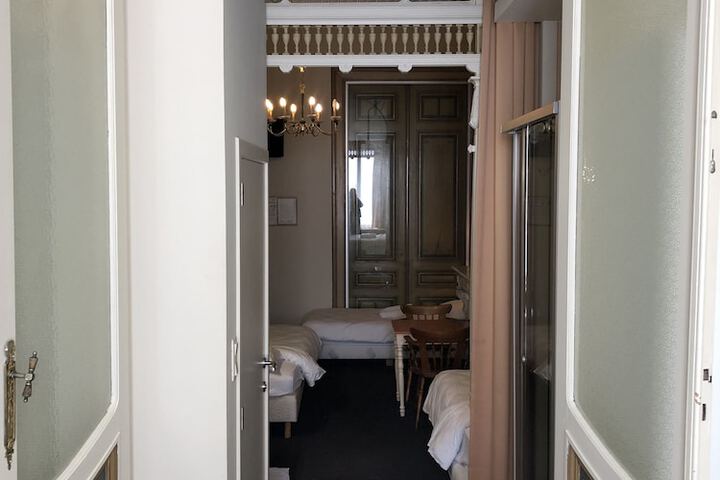 Room 7 of 44