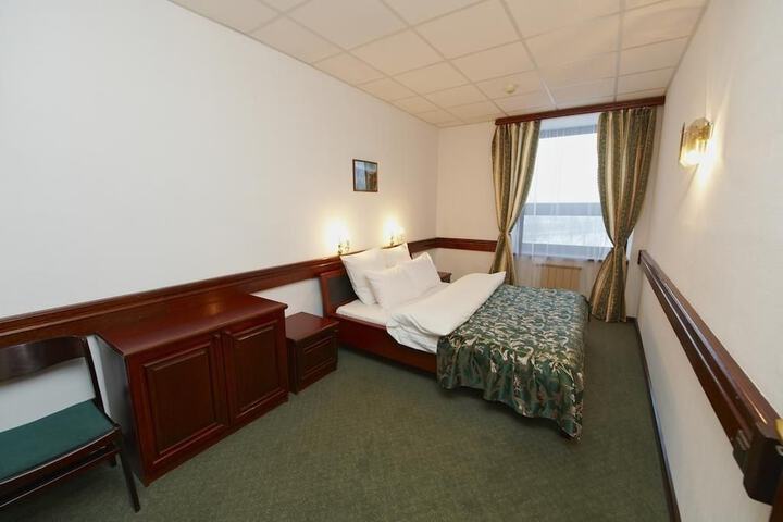Room 10 of 86