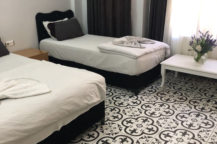 Room 18 of 137