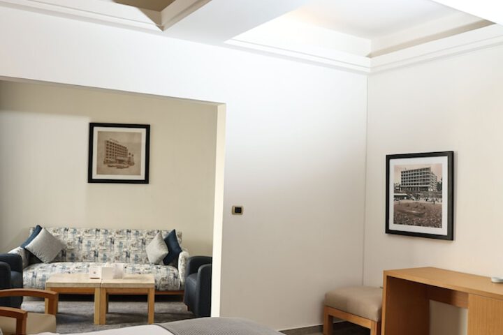 Room 6 of 87