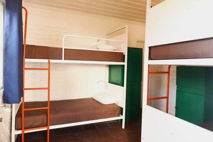 Room 6 of 13