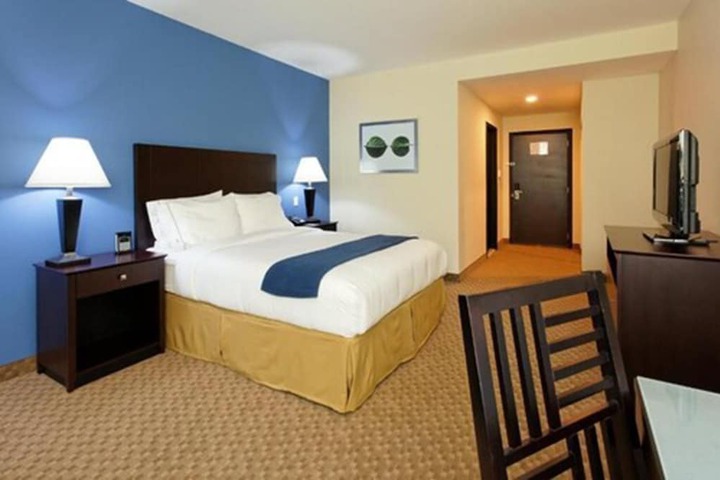 Room 2 of 24