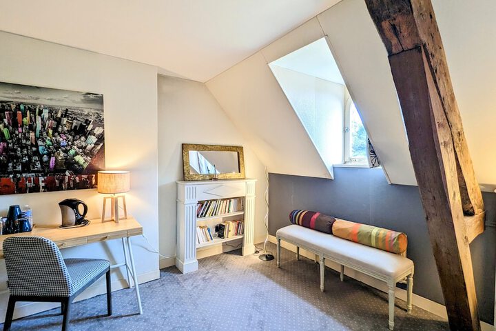 Room 25 of 59