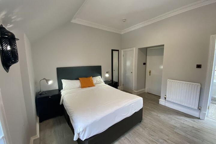 Room 16 of 86