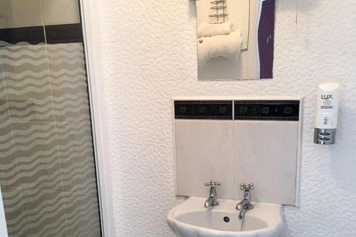 Room 53 of 65