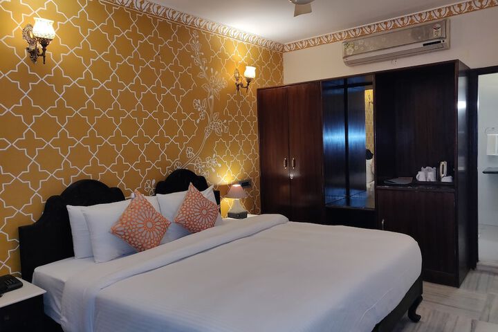 Room 16 of 59