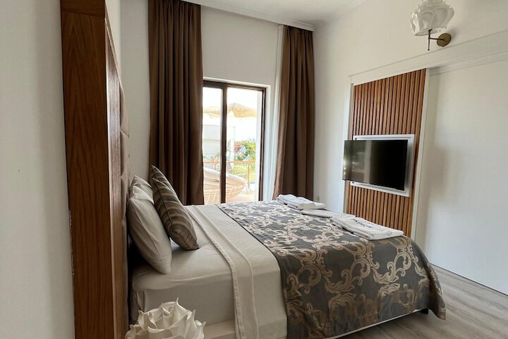 Room 4 of 40