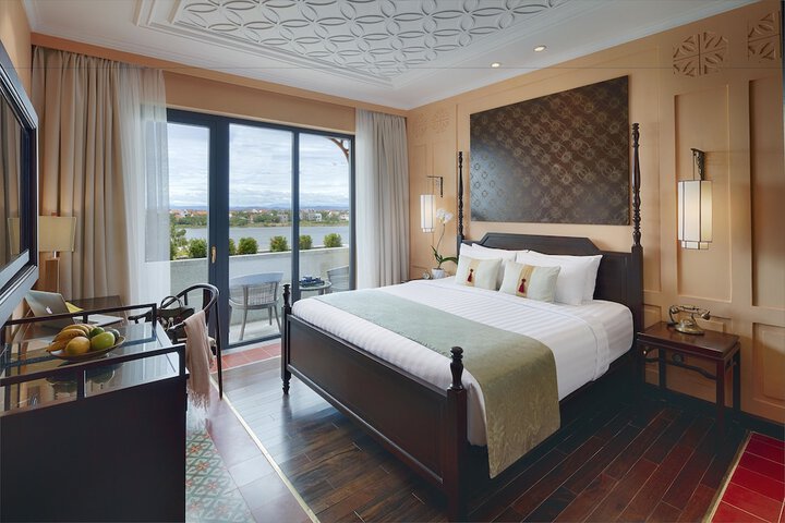Room 15 of 74